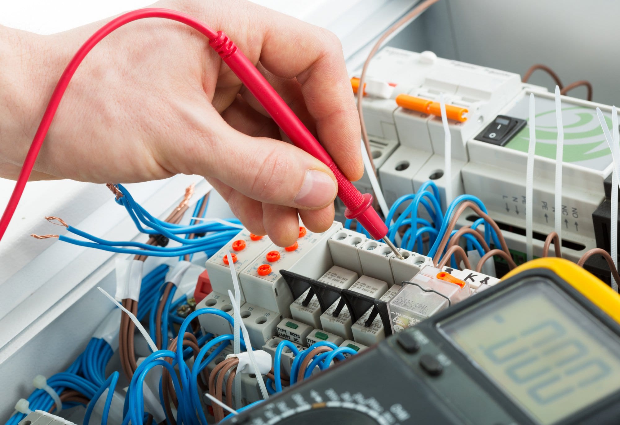 Factors to Consider While Choosing Commercial Electrician